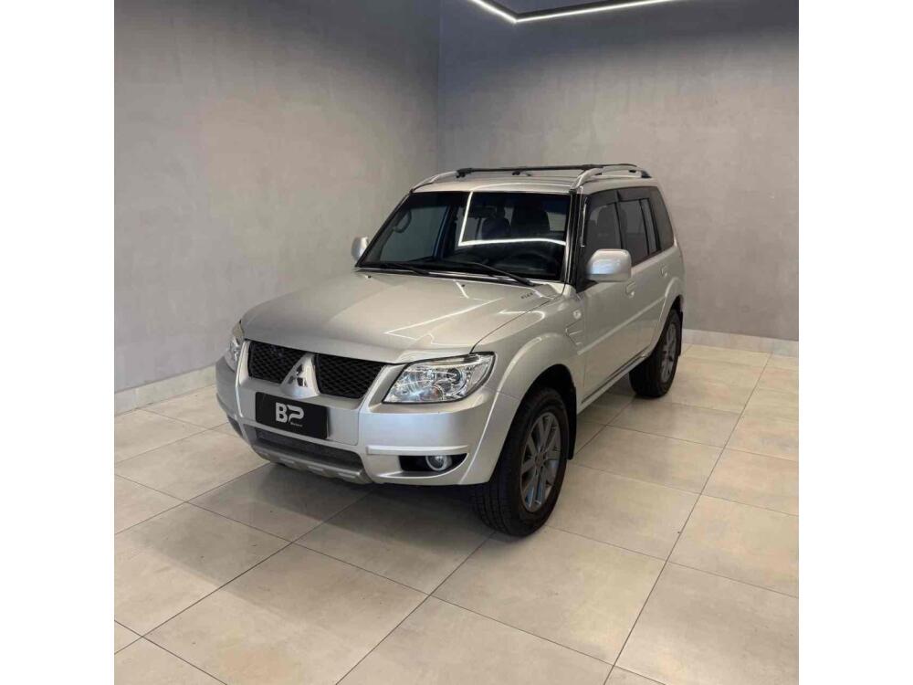 Mitsubishi Pajero TR4