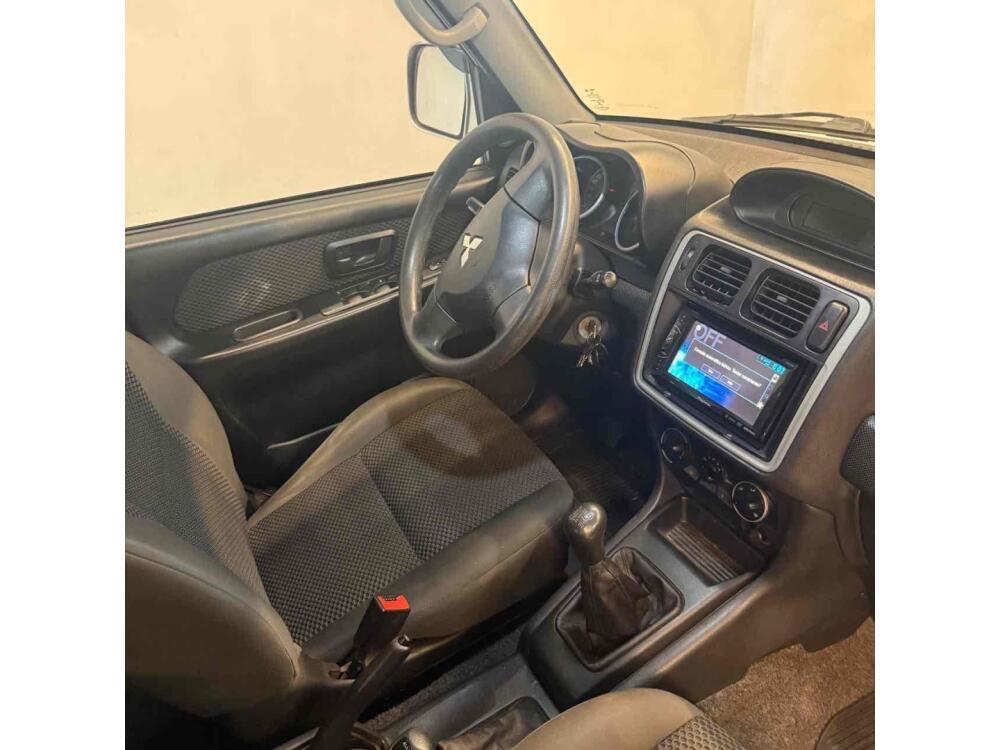 Mitsubishi Pajero TR4
