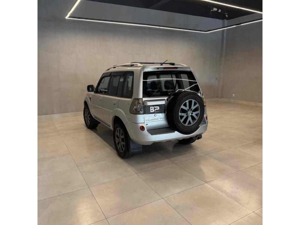 Mitsubishi Pajero TR4