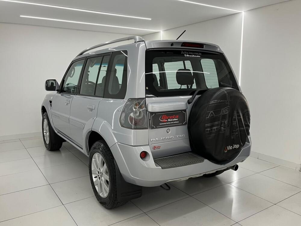 Mitsubishi Pajero TR4