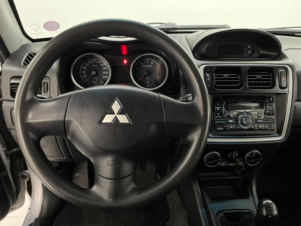 Mitsubishi Pajero TR4