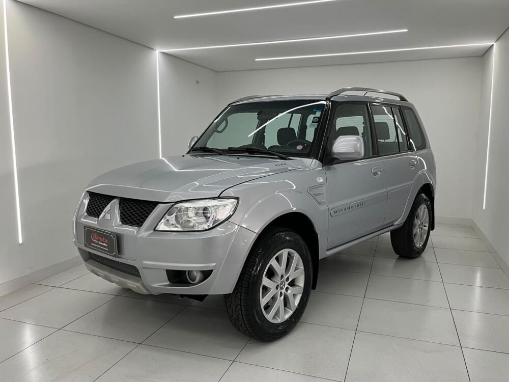 Mitsubishi Pajero TR4