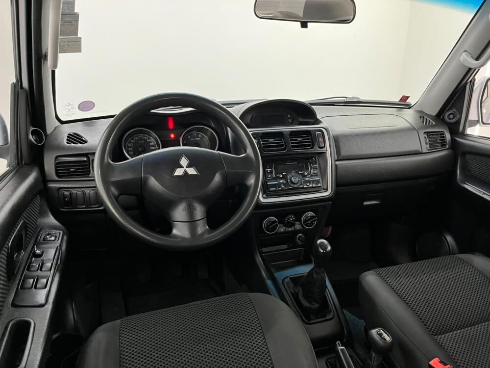 Mitsubishi Pajero TR4