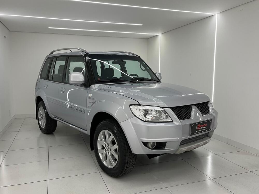Mitsubishi Pajero TR4