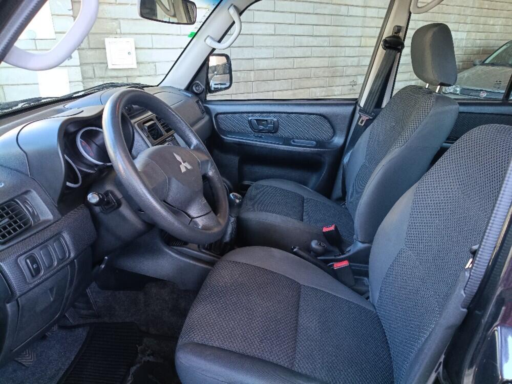 Mitsubishi Pajero TR4