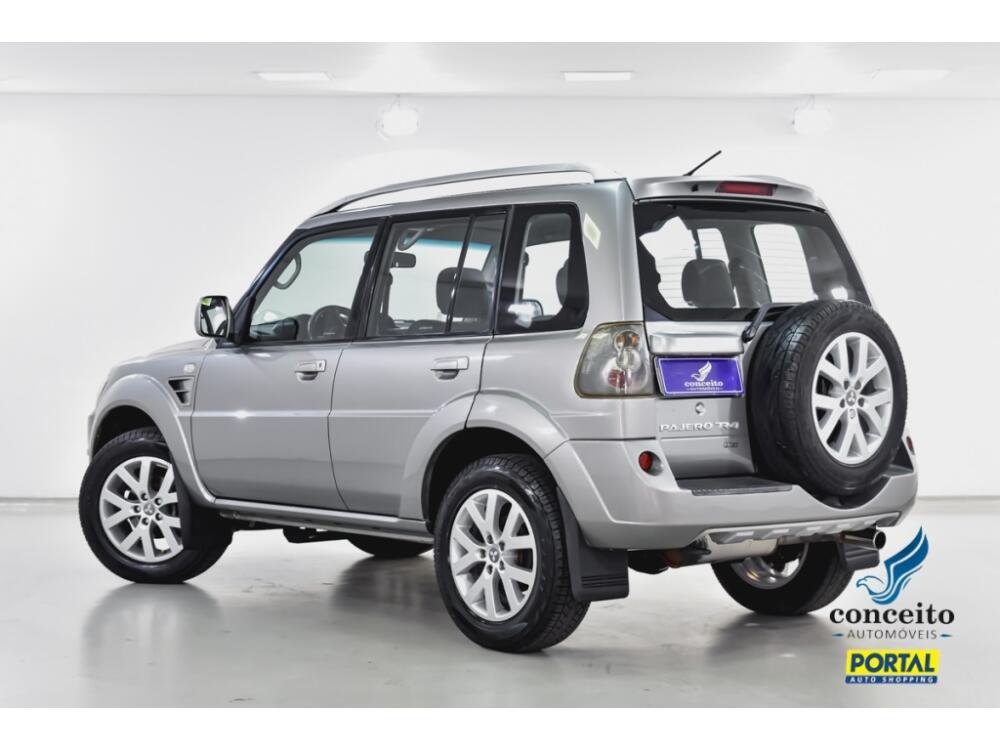 Mitsubishi Pajero TR4