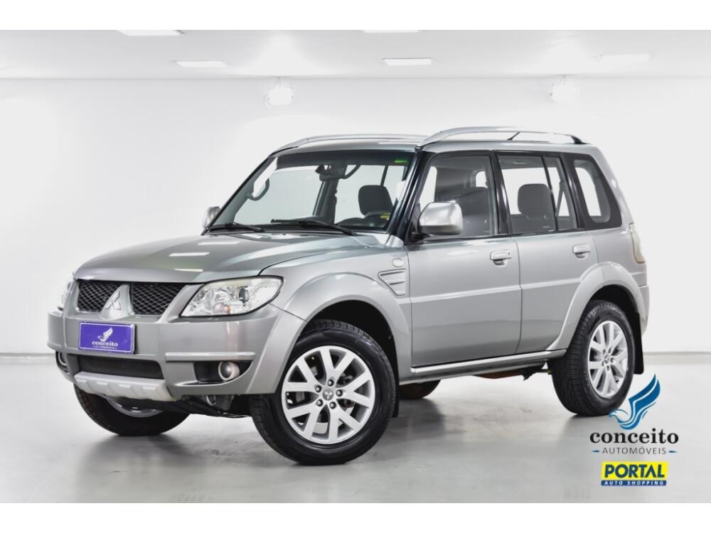 Mitsubishi Pajero TR4