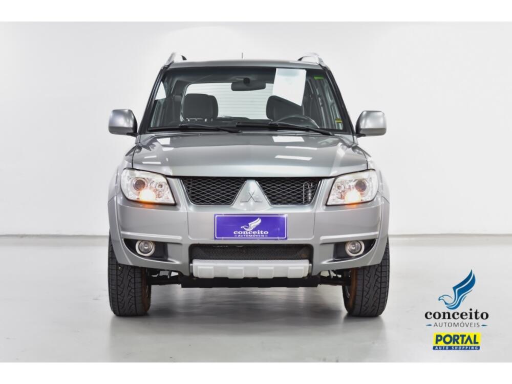 Mitsubishi Pajero TR4