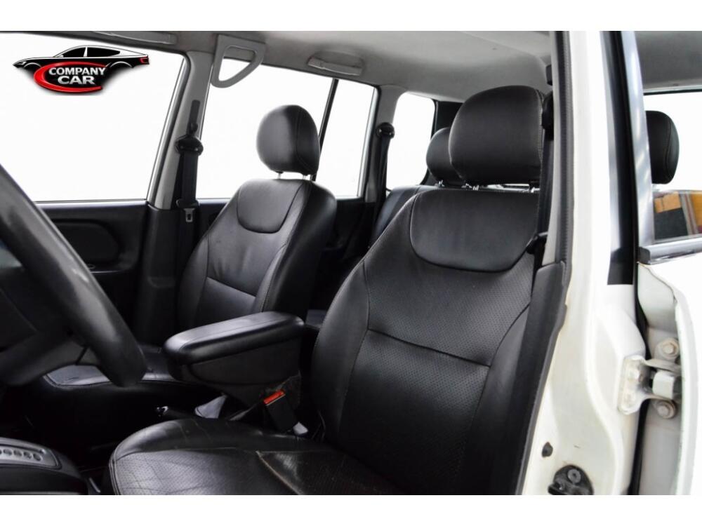Mitsubishi Pajero TR4