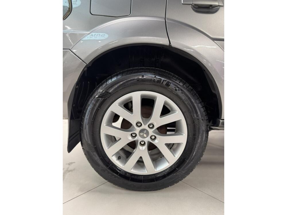Mitsubishi Pajero TR4