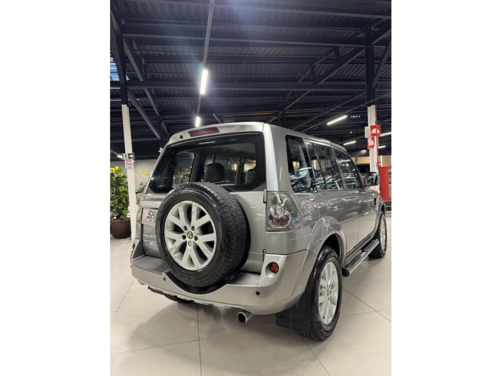 Mitsubishi Pajero TR4