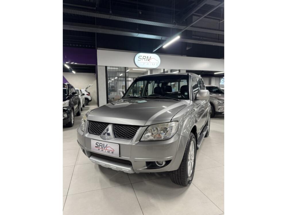 Mitsubishi Pajero TR4