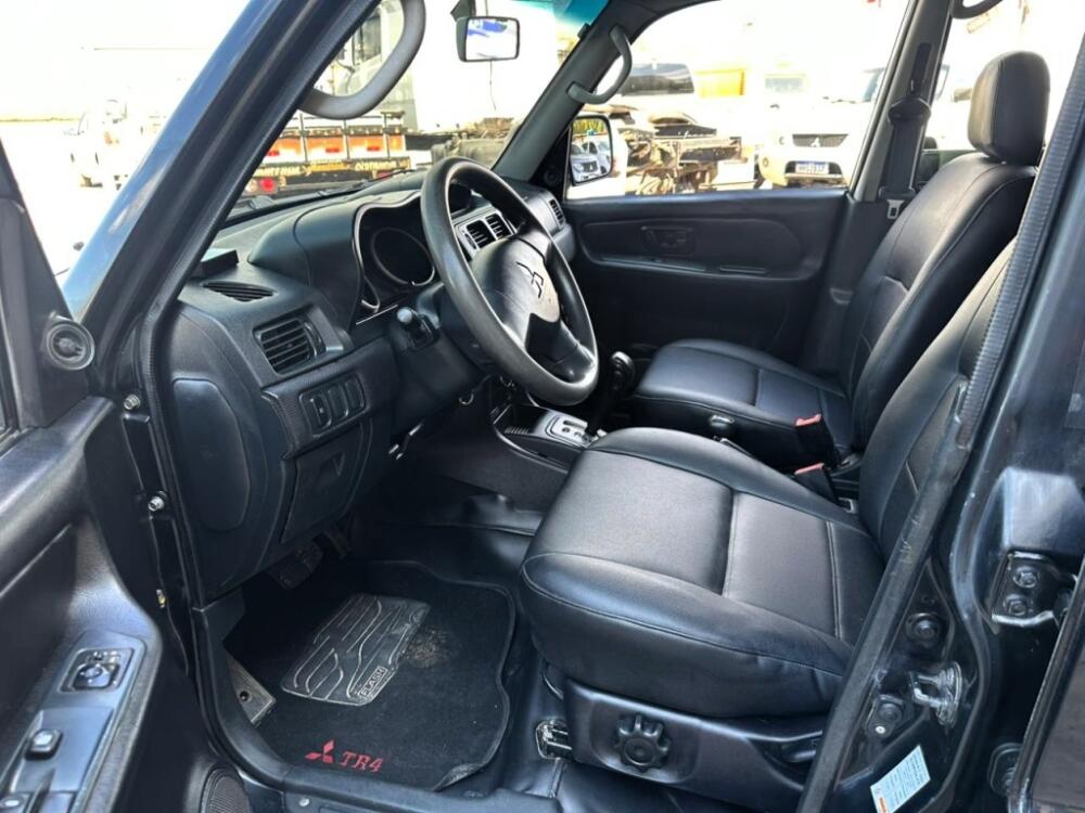Mitsubishi Pajero TR4