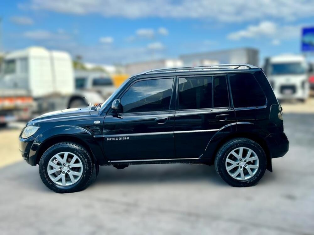 Mitsubishi Pajero TR4