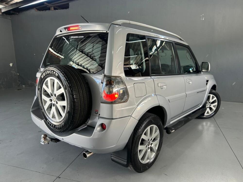 Mitsubishi Pajero TR4