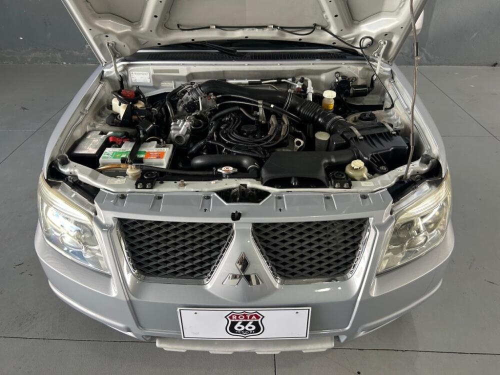 Mitsubishi Pajero TR4