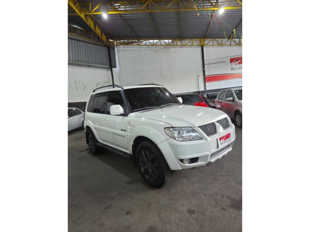 Mitsubishi Pajero TR4