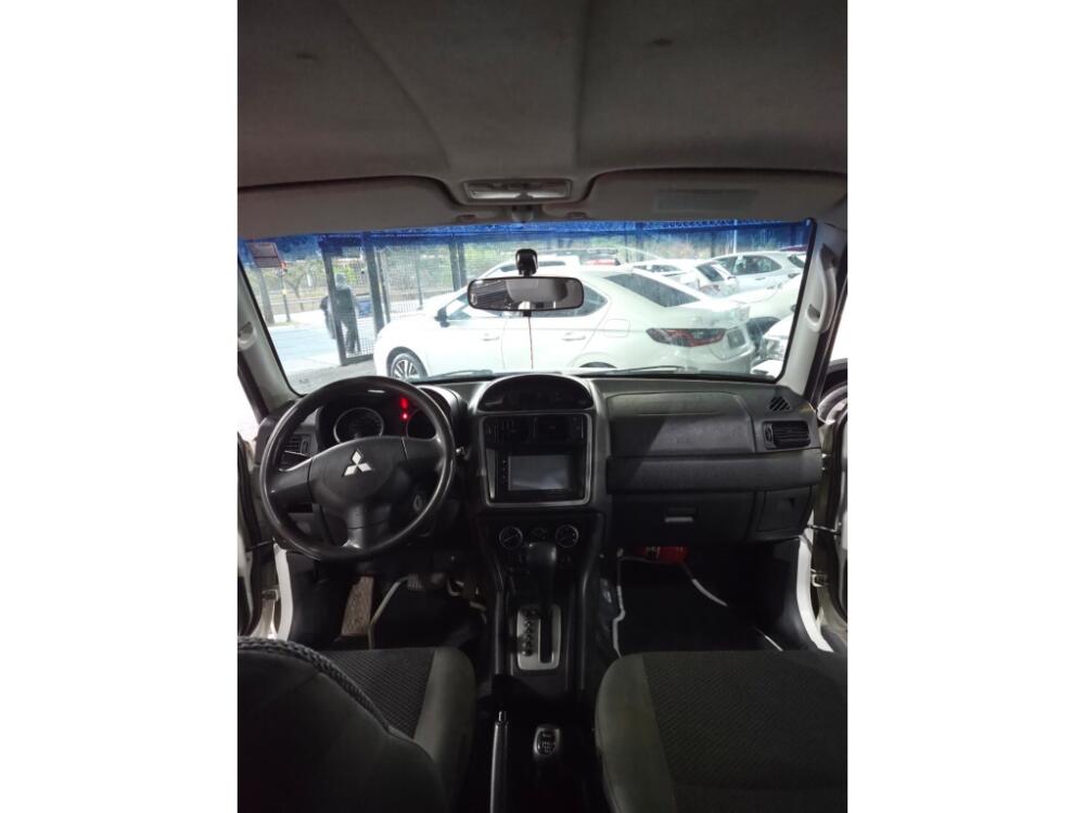 Mitsubishi Pajero TR4