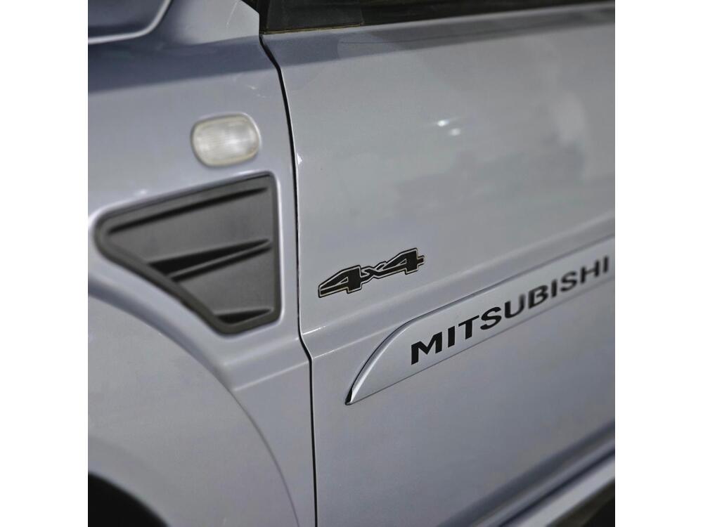 Mitsubishi Pajero TR4