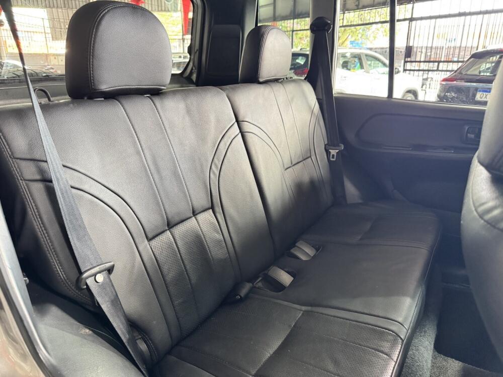 Mitsubishi Pajero TR4