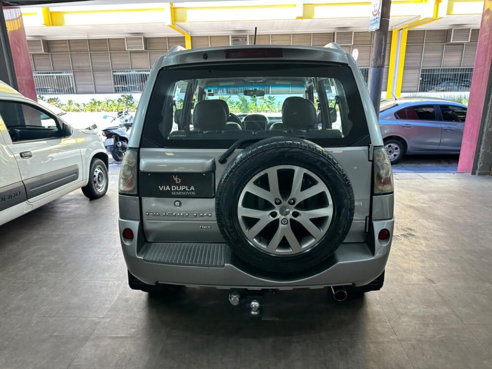 Mitsubishi Pajero TR4