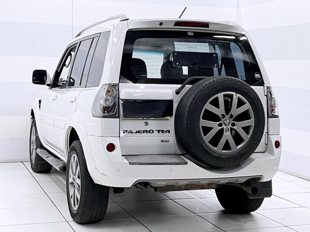 Mitsubishi Pajero TR4