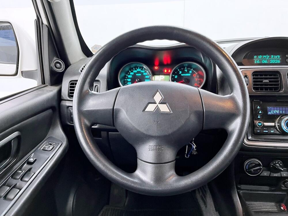 Mitsubishi Pajero TR4