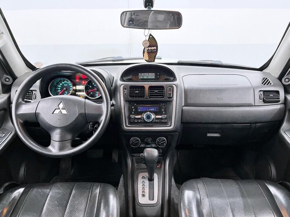 Mitsubishi Pajero TR4