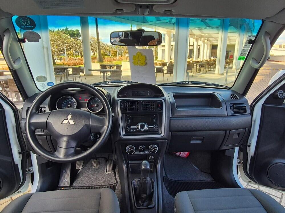 Mitsubishi Pajero TR4