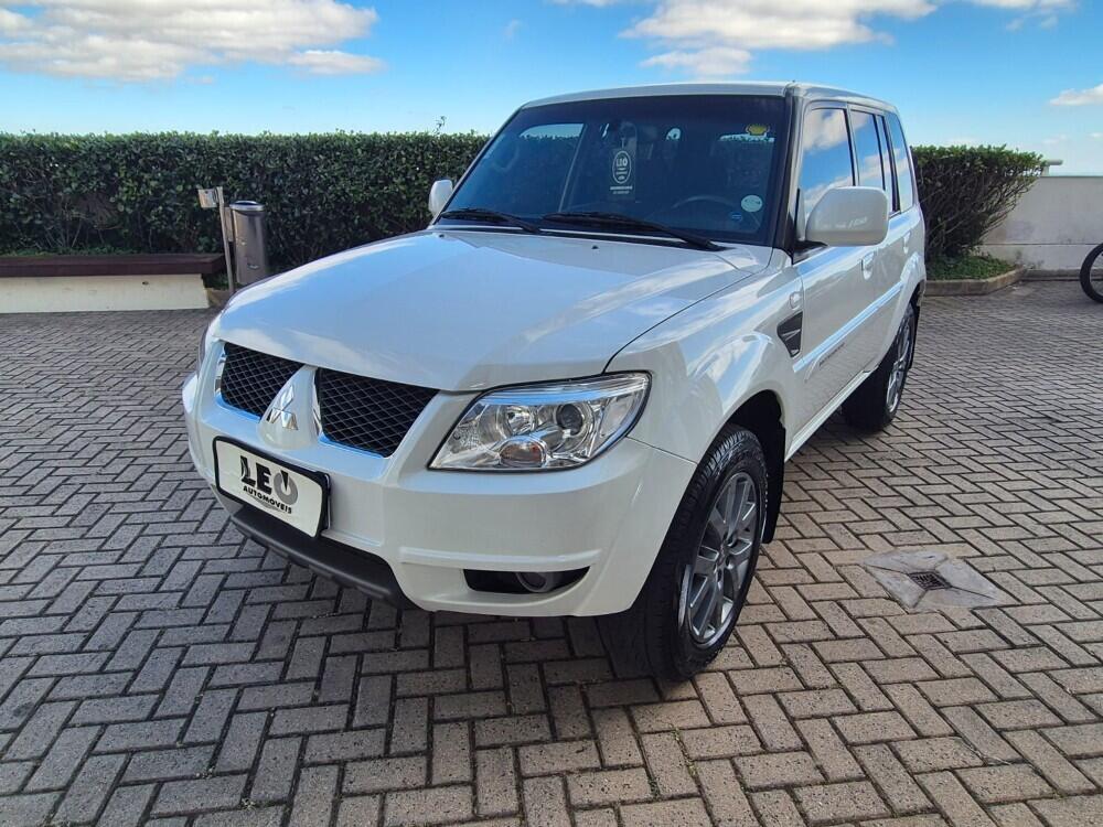 Mitsubishi Pajero TR4