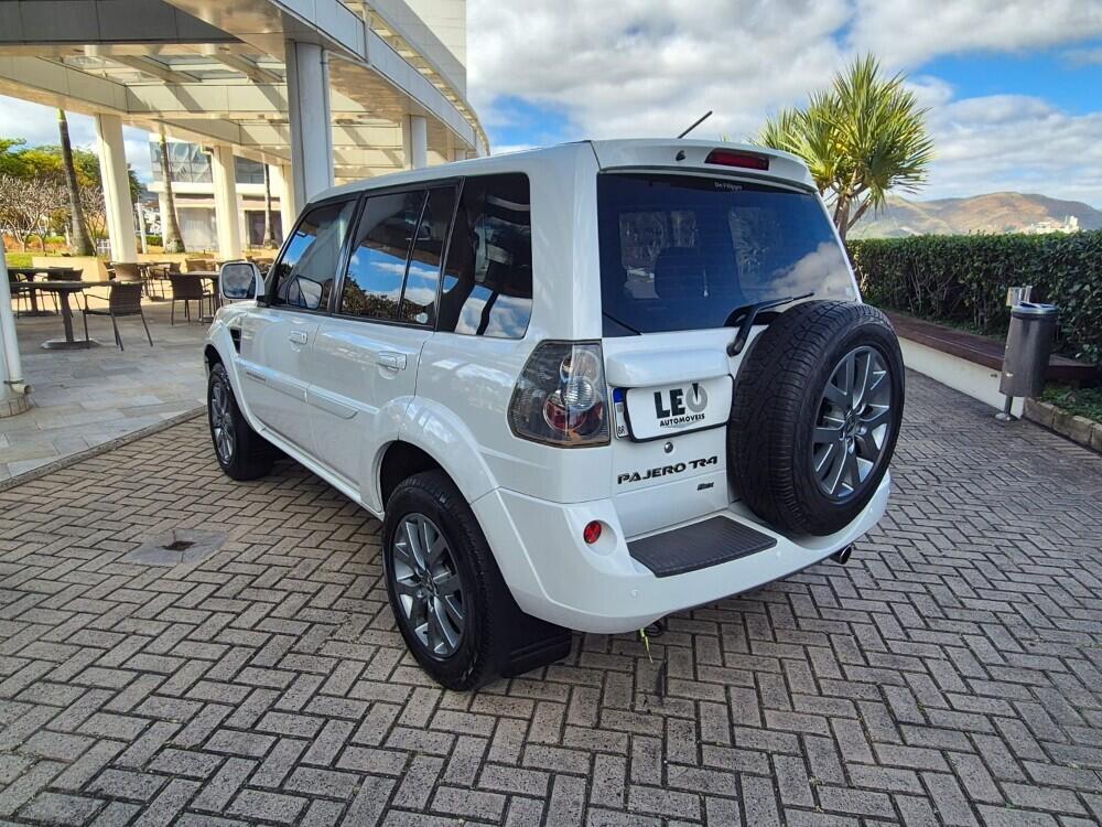 Mitsubishi Pajero TR4