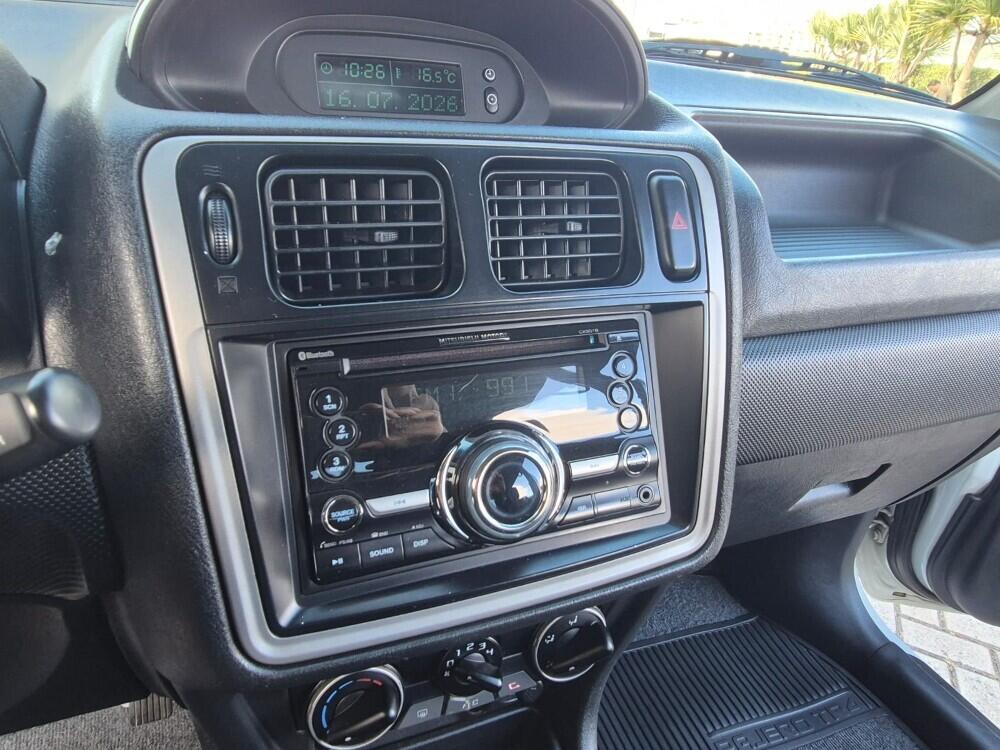 Mitsubishi Pajero TR4