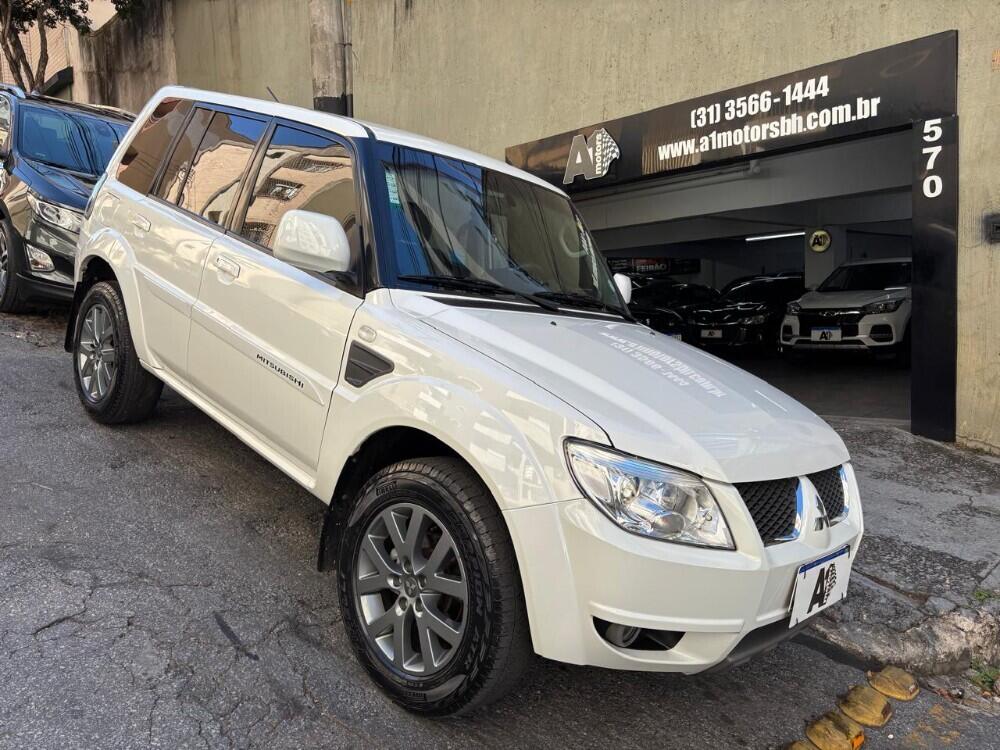 Mitsubishi Pajero TR4