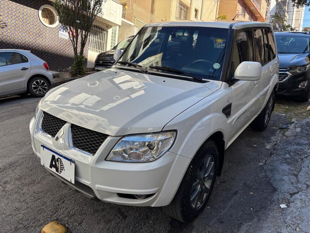 Mitsubishi Pajero TR4