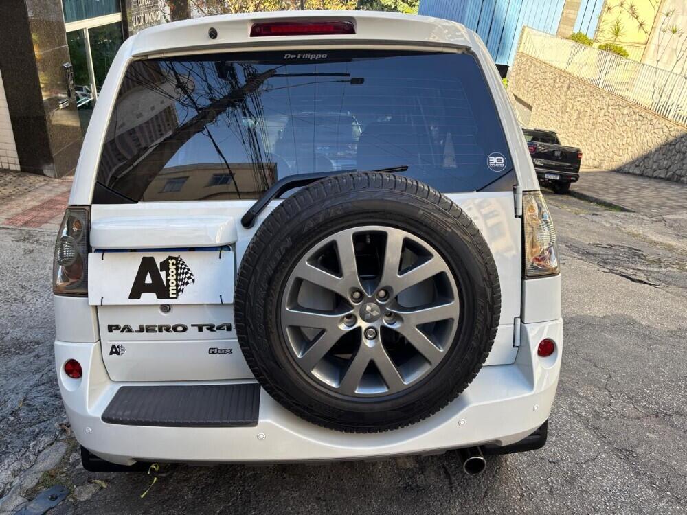 Mitsubishi Pajero TR4