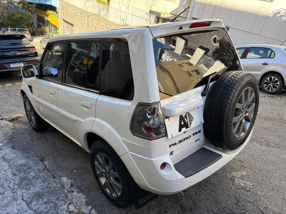 Mitsubishi Pajero TR4