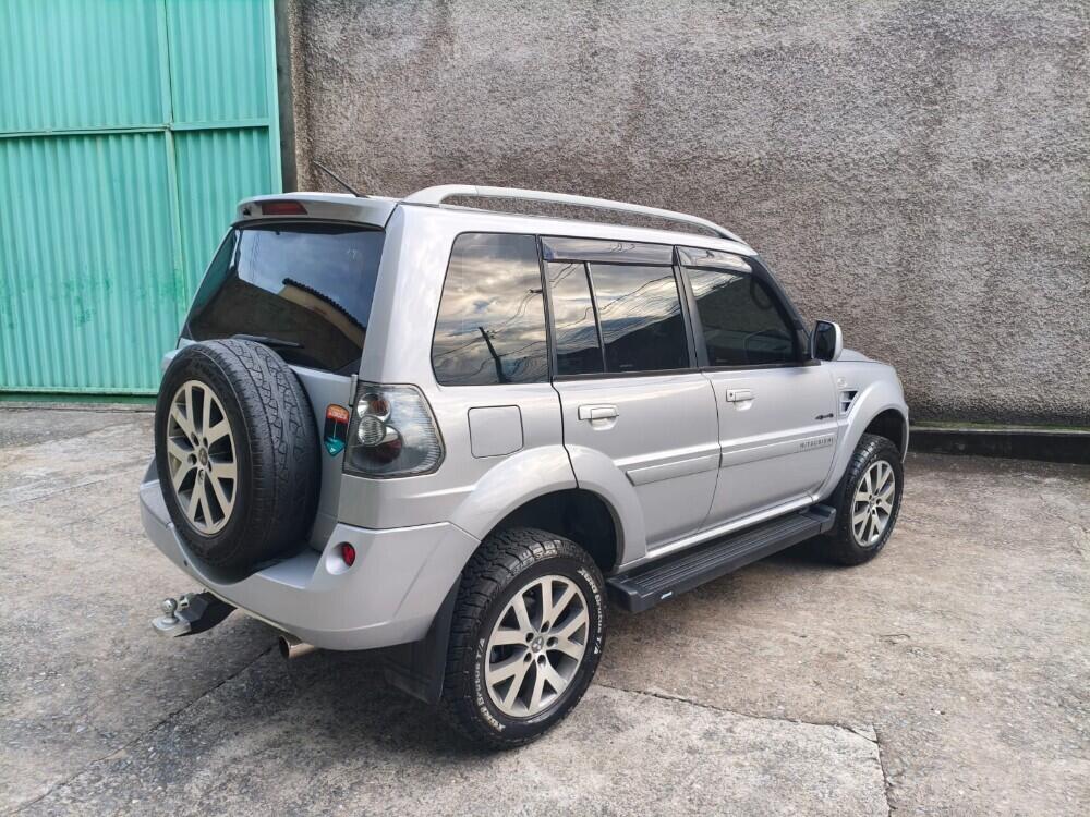 Mitsubishi Pajero TR4