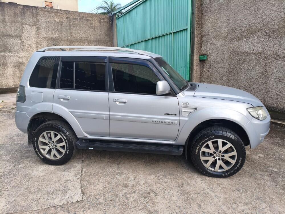 Mitsubishi Pajero TR4