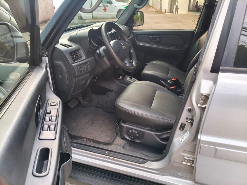 Mitsubishi Pajero TR4