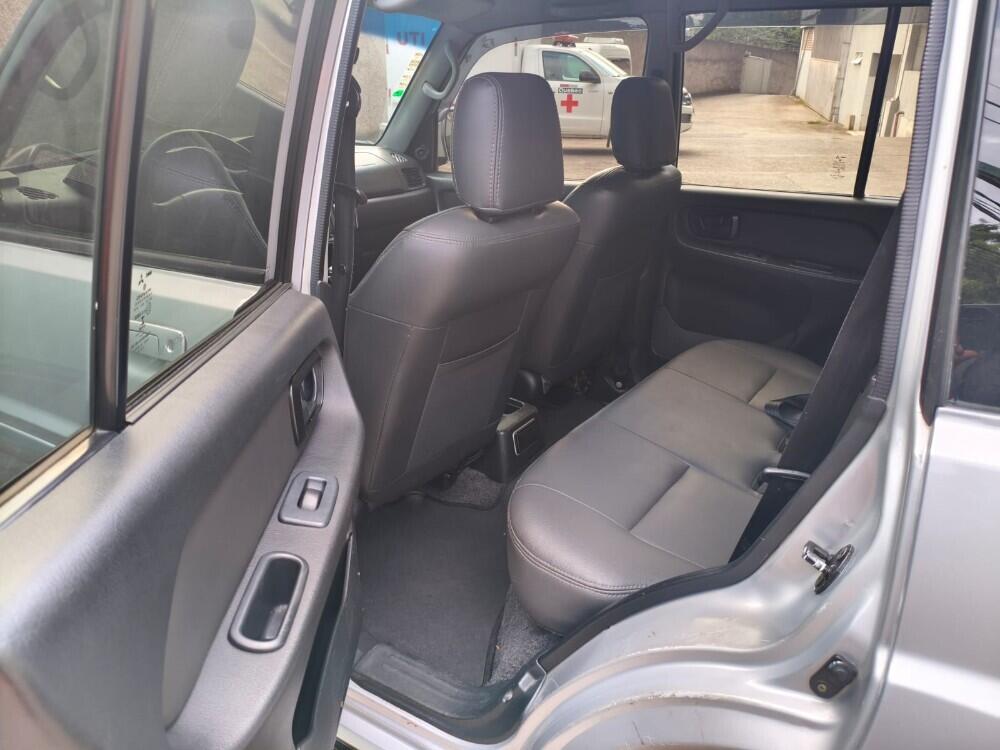 Mitsubishi Pajero TR4