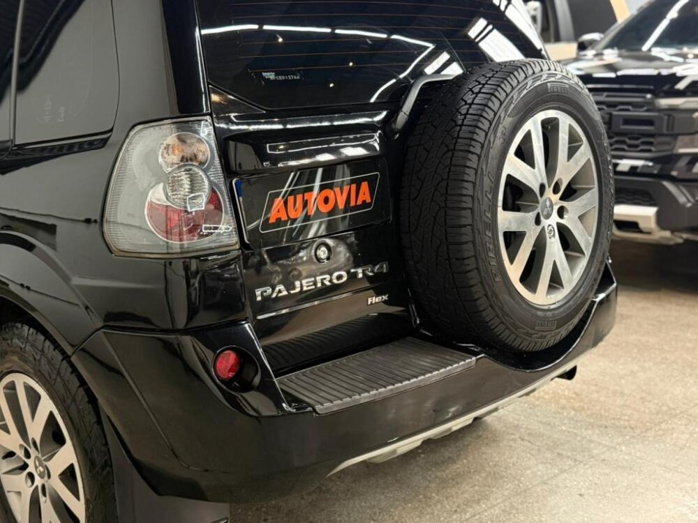 Mitsubishi Pajero TR4