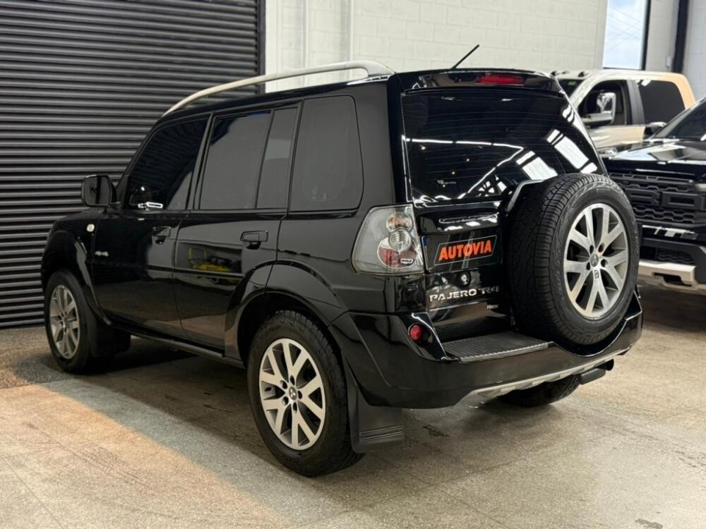 Mitsubishi Pajero TR4