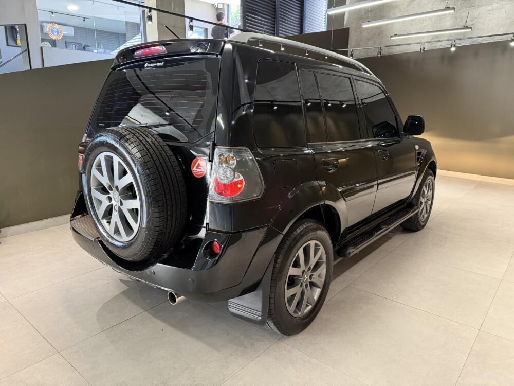 Mitsubishi Pajero TR4