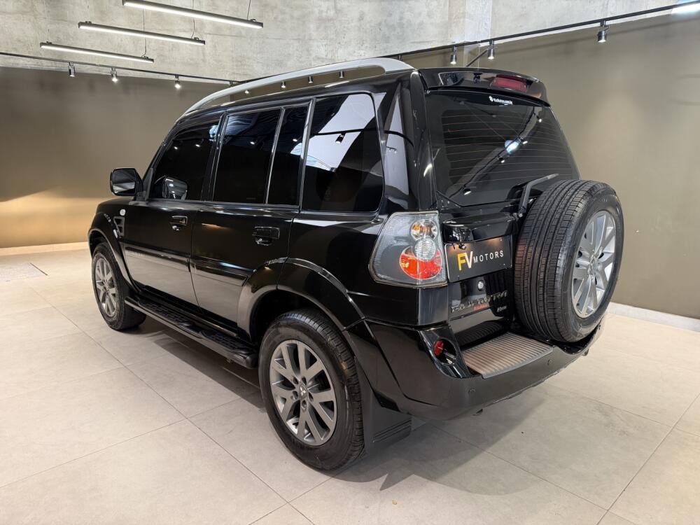 Mitsubishi Pajero TR4