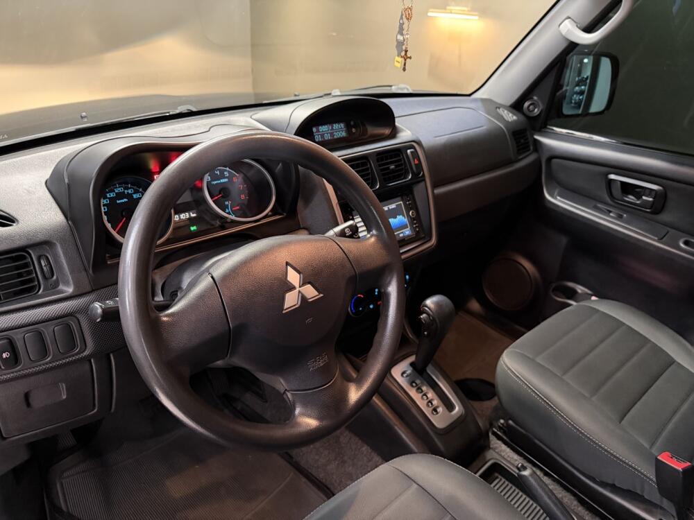 Mitsubishi Pajero TR4