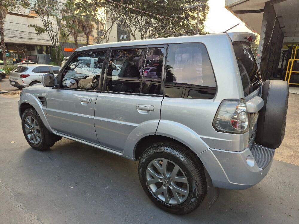 Mitsubishi Pajero TR4