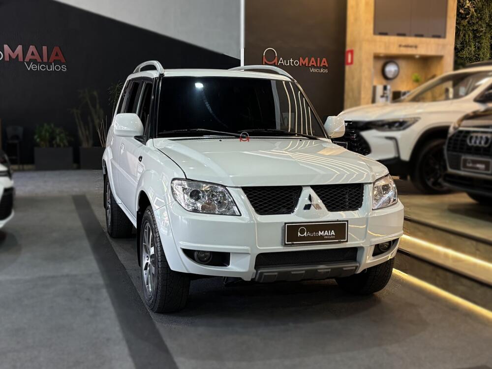 Mitsubishi Pajero Tr4 2.0 4X2 16V 140CV FLEX 4P AUTOMÁTICO 2014