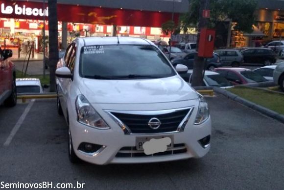 Nissan Versa Nissan Versa