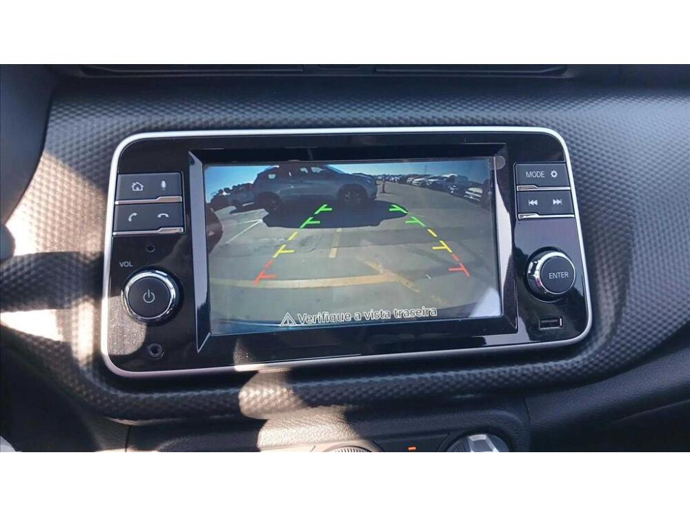 Nissan Kicks Play