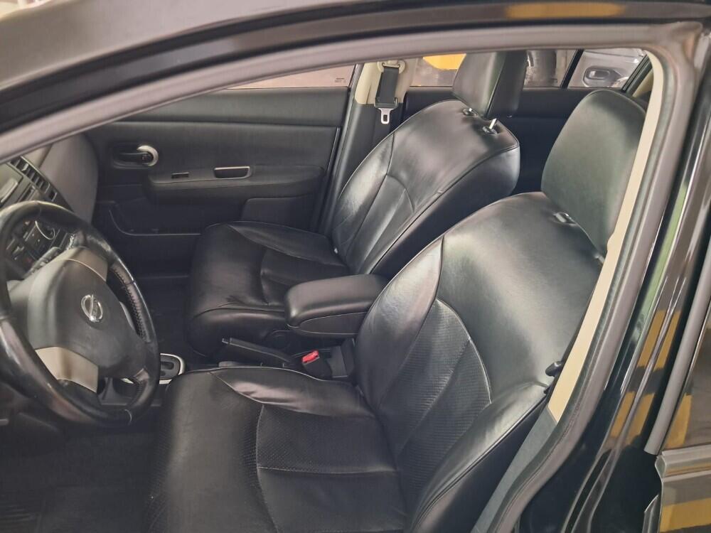 Nissan Tiida Hatch